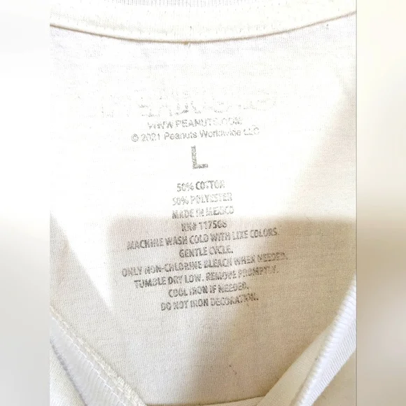 Women's Snoopy Valentine's Day White Tshirt Size Large - Picture 4 of 5